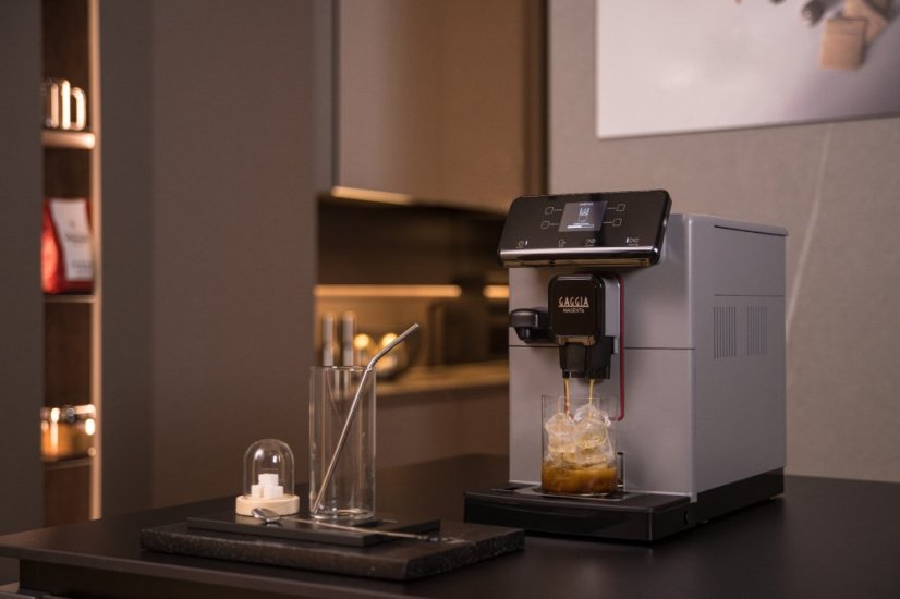 Magenta Grey Lifestyle 1