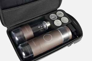 Cestovní kávovar MugShott Ultimate Pack: Styl, praktičnost a dokonalá káva kdekoli