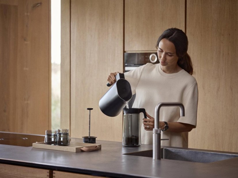 Jacob Jensen Dvoustěnný skleněný french press 0,8 l, černý