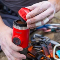 Cestovní kávovar Wacaco Nanopresso (red patrol) + měkké pouzdro