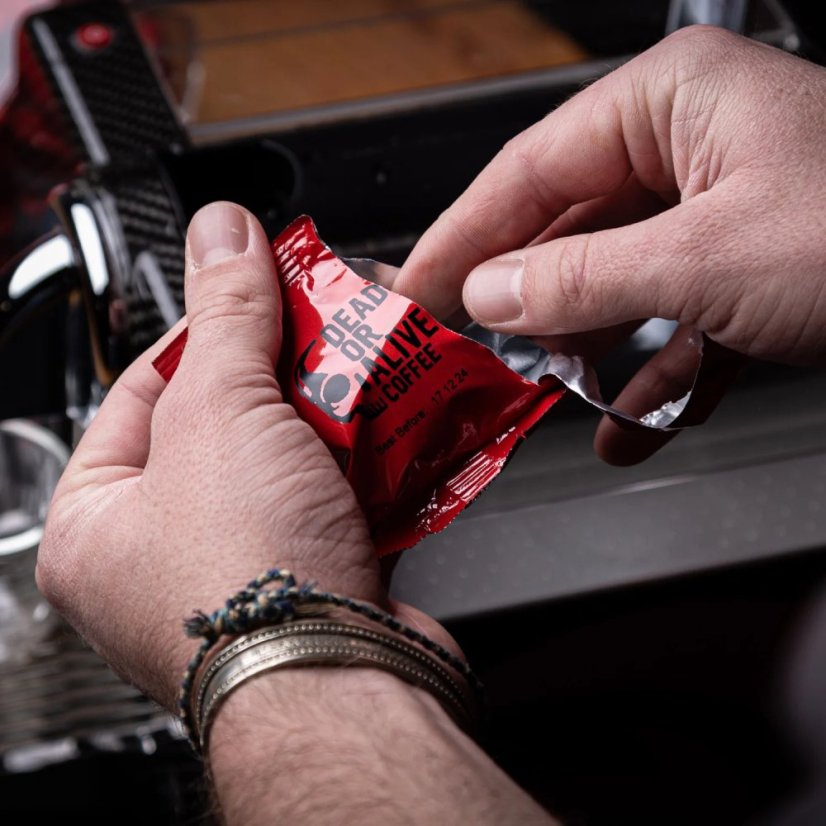 
                                    ezgif.com webp to jpg (8)
                                