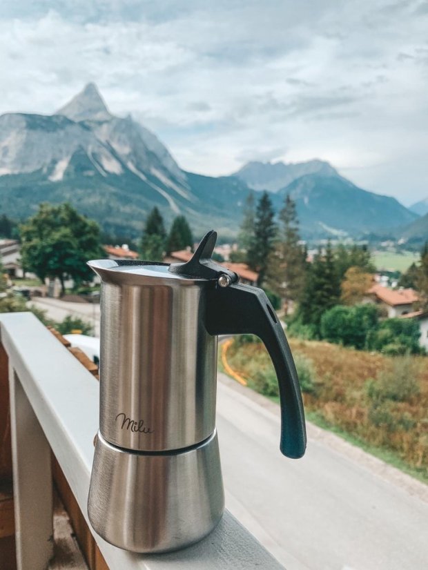 Moka konvička na všechny typy vařičů včetně indukce - nerezová ocel - na 4 šálky(200ml) - černé madlo – foto 3